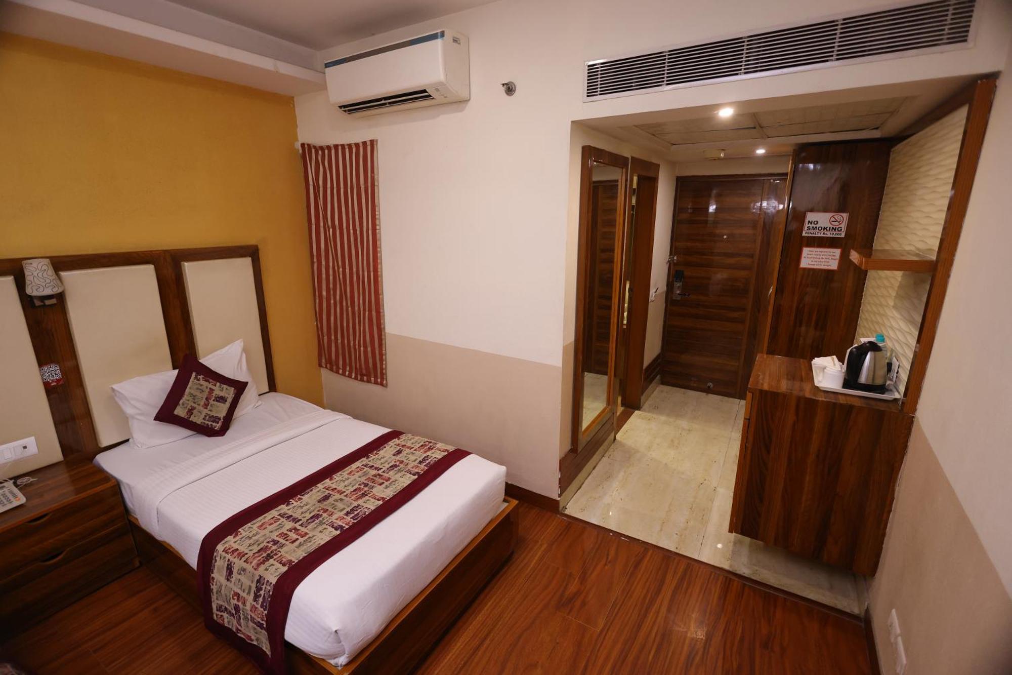 Airport Hotel Ramhan Palace Mahipalpur Nuova Delhi Esterno foto