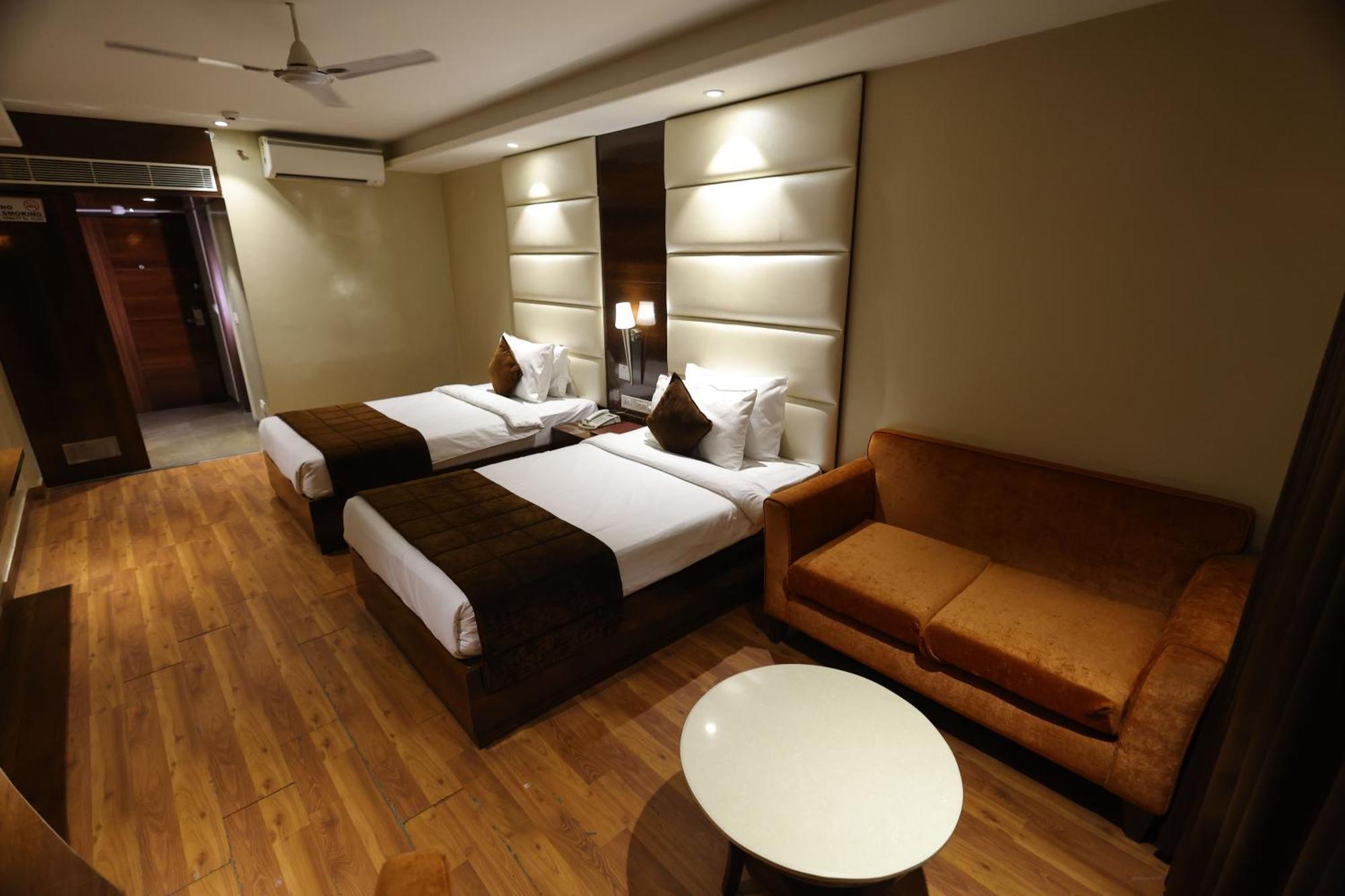 Airport Hotel Ramhan Palace Mahipalpur Nuova Delhi Esterno foto